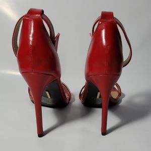 Red heels 👠